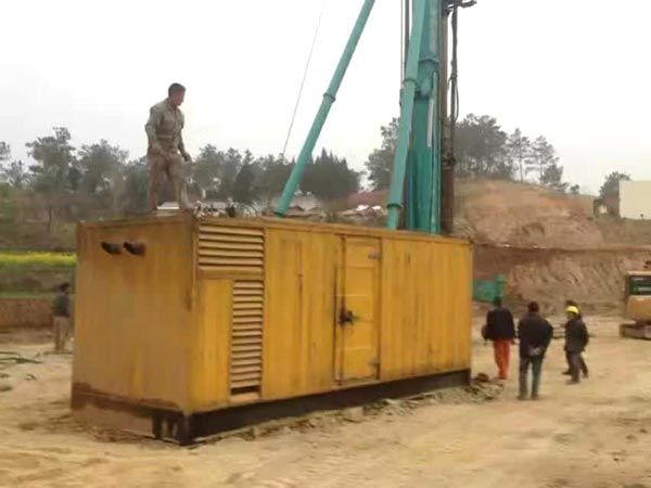 汉源如何判断水冷式机油散热器密封件是否需要更换？